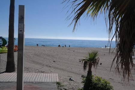 Apartamento En Primera Linea De Playa Nerja Exterior foto
